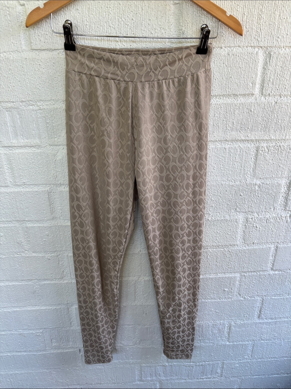 Guess Logo-Patterned Ponte Beige Leggings sz S